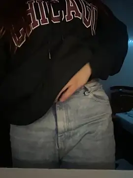 Snapshot of Vixroy7 chatting on February 22, 12:23 am Vixroy7 online show from February 22, 12:23 am