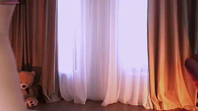 Snapshot of JessyLuvX chatting on June 9, 4:46 am JessyLuvX online show from June 9, 4:46 am