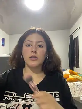 Snapshot of lizzy_luminair chatting on February 6, 3:22 am lizzy luminair online show from February 6, 3:22 am