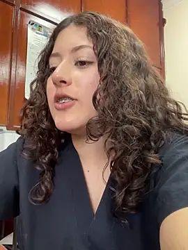 Snapshot of lizzy_luminair chatting on February 17, 7:09 pm lizzy luminair online show from February 17, 7:09 pm