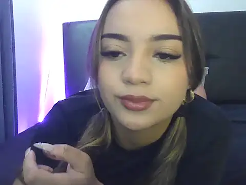 Snapshot of Itsgabyx chatting on February 7, 3:49 pm Itsgabyx online show from February 7, 3:49 pm