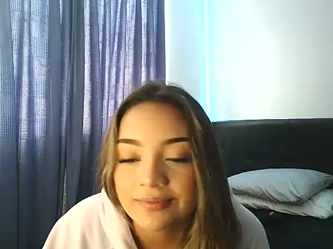 Snapshot of Itsgabyx chatting on February 18, 6:37 pm Itsgabyx online show from February 18, 6:37 pm