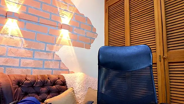 Snapshot of mister_eithan chatting on February 12, 2:17 am mister eithan online show from February 12, 2:17 am