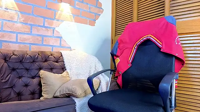 Snapshot of mister_eithan chatting on February 20, 6:26 am mister eithan online show from February 20, 6:26 am