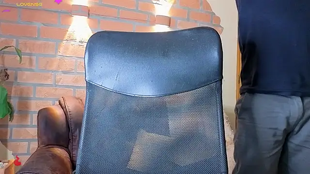 Snapshot of mister_eithan chatting on February 26, 2:10 am mister eithan online show from February 26, 2:10 am