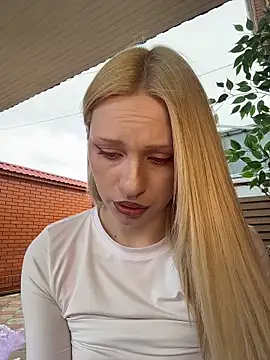 DayaFoxy online show from April 4, 1:08 pm