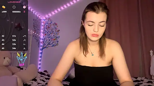 MistressBabe online show from April 6, 5:58 pm