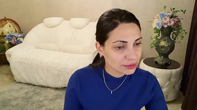 Snapshot of LovelyBeatrice chatting on February 6, 5:56 am LovelyBeatrice online show from February 6, 5:56 am