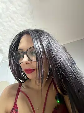 Snapshot of HiddendesireXO01 chatting on July 5, 6:48 pm HiddendesireXO01 online show from July 5, 6:48 pm