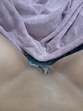 Snapshot of hanina127 chatting on February 20, 3:03 am hanina127 online show from February 20, 3:03 am