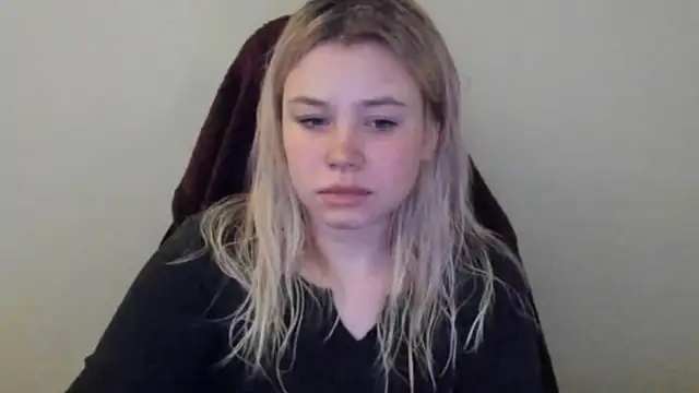 Snapshot of Lulu_Di chatting on February 10, 11:20 pm Lulu Di online show from February 10, 11:20 pm