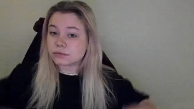 Snapshot of Lulu_Di chatting on February 17, 12:18 am Lulu Di online show from February 17, 12:18 am