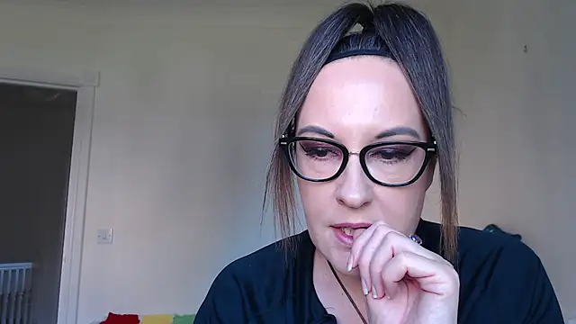 Snapshot of PsychicDominatrix chatting on March 26, 11:05 am PsychicDominatrix online show from March 26, 11:05 am