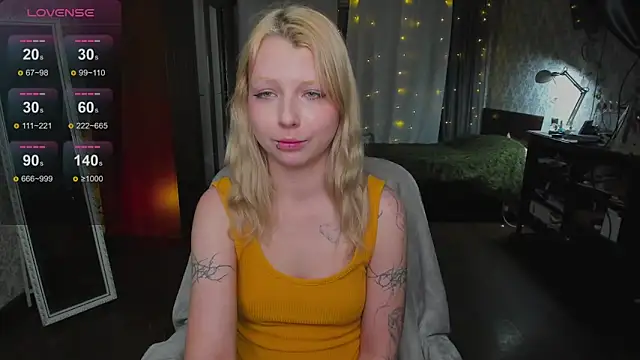 Snapshot of yourlovelyeve chatting on February 24, 4:27 pm yourlovelyeve online show from February 24, 4:27 pm