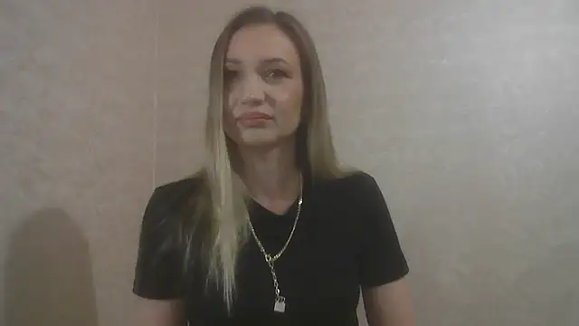 Snapshot of AureliaStar450 chatting on February 13, 9:44 pm AureliaStar450 online show from February 13, 9:44 pm