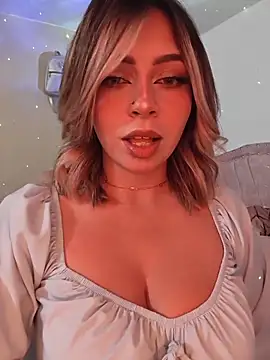 Snapshot of BellaDonna_16 chatting on February 21, 4:02 am BellaDonna 16 online show from February 21, 4:02 am