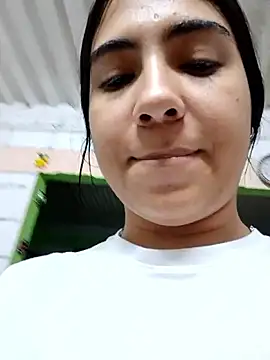 Snapshot of Ailen-cute chatting on February 13, 4:30 am Ailen-cute online show from February 13, 4:30 am