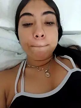 Snapshot of Ailen-cute chatting on February 16, 3:41 pm Ailen-cute online show from February 16, 3:41 pm