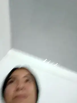 Snapshot of Ailen-cute chatting on February 18, 6:26 pm Ailen-cute online show from February 18, 6:26 pm