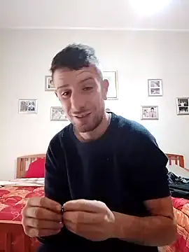 Snapshot of Mcsimotoro chatting on February 19, 10:11 am Mcsimotoro online show from February 19, 10:11 am