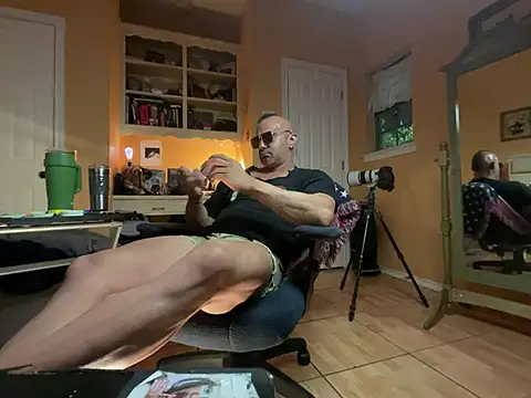 daddydonkey84 online show from July 15, 5:23 am