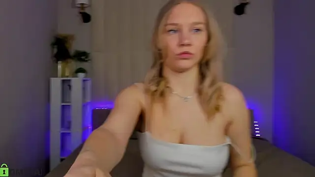 Vanessa Harr1s online show from April 12, 7:35 am