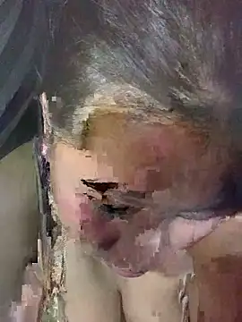 Snapshot of patry33 chatting on March 2, 11:28 am patry33 online show from March 2, 11:28 am