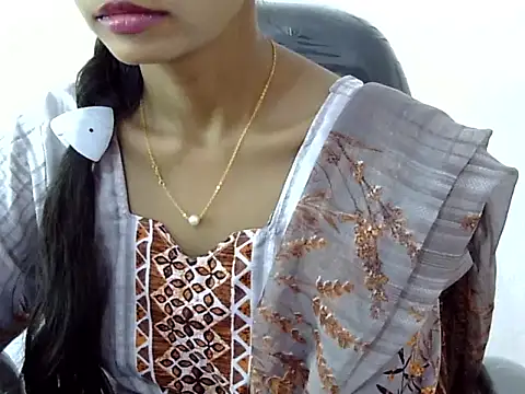 Snapshot of Kulsum_S chatting on March 1, 8:05 am Kulsum S online show from March 1, 8:05 am