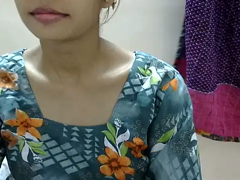Snapshot of Kulsum_S chatting on July 6, 2:03 pm Kulsum S online show from July 6, 2:03 pm