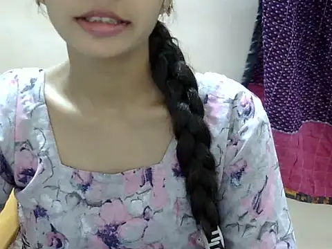 Snapshot of Kulsum_S chatting on July 8, 1:59 pm Kulsum S online show from July 8, 1:59 pm