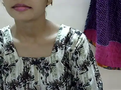 Snapshot of Kulsum_S chatting on July 11, 1:47 pm Kulsum S online show from July 11, 1:47 pm