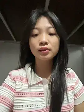 Lyn-be99 online show from April 17, 1:52 am