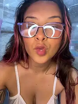 Snapshot of SOPHIIE_LUX_ chatting on February 14, 7:43 pm SOPHIIE LUX online show from February 14, 7:43 pm