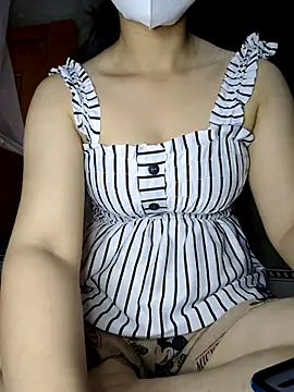 Snapshot of linhtay_ chatting on July 3, 7:31 pm linhtay online show from July 3, 7:31 pm
