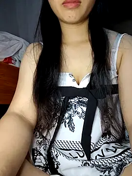 Snapshot of linhtay_ chatting on July 7, 4:37 am linhtay online show from July 7, 4:37 am