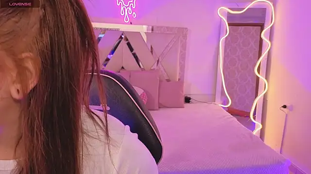 SABRIINA TAY online show from March 13, 11:28 am