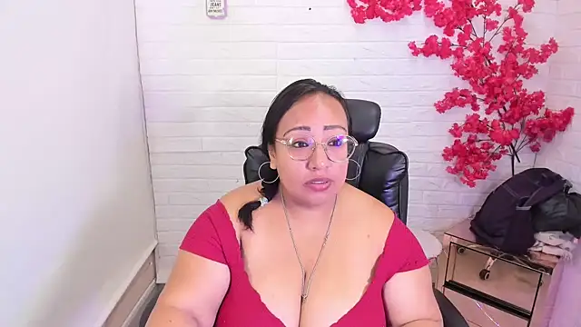Shara Oz online show from May 23, 1:04 pm