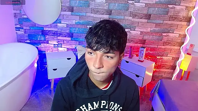 osamu tay online show from March 13, 11:50 am