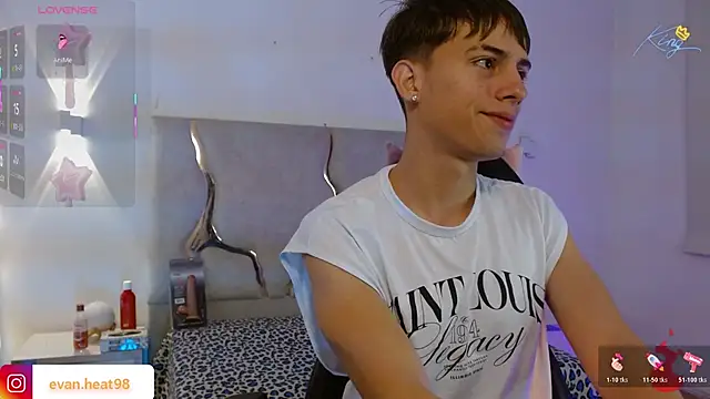 Snapshot of EVAN_TAY chatting on February 9, 3:10 am EVAN TAY online show from February 9, 3:10 am