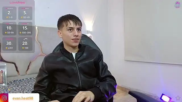 Snapshot of EVAN_TAY chatting on March 2, 3:09 am EVAN TAY online show from March 2, 3:09 am