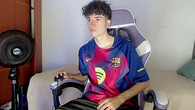 Snapshot of Johnny_cagee_ chatting on February 26, 11:48 pm Johnny cagee online show from February 26, 11:48 pm