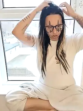 Snapshot of ThatAltGirl chatting on February 1, 12:48 pm ThatAltGirl online show from February 1, 12:48 pm