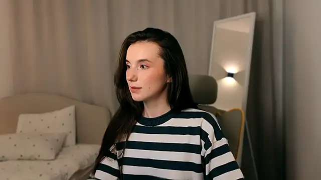 ssandralovin online show from February 13, 7:43 pm