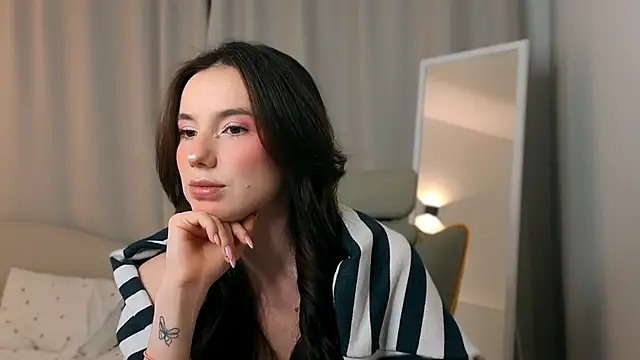 ssandralovin online show from March 20, 8:14 pm