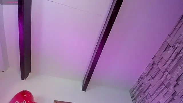 Snapshot of DREAMBOO_ chatting on February 17, 2:52 am DREAMBOO online show from February 17, 2:52 am