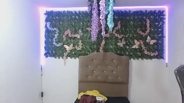 Snapshot of adara_cute_69 chatting on February 14, 4:04 pm adara cute 69 online show from February 14, 4:04 pm