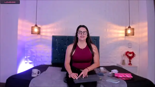 Snapshot of samantha_foxyy chatting on February 6, 12:08 pm samantha foxyy online show from February 6, 12:08 pm