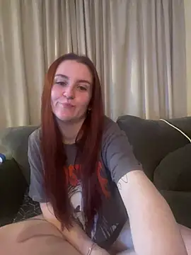 PoppySlut6999 online show from February 14, 9:44 pm