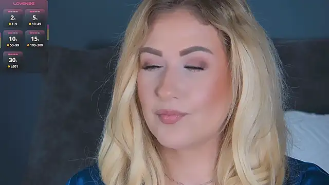 OndinaNoire online show from April 7, 6:30 pm