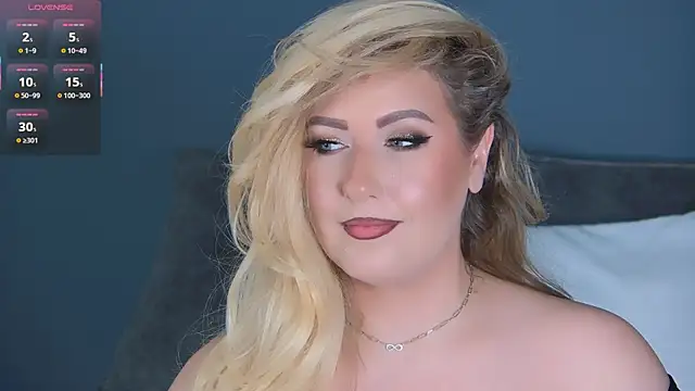 OndinaNoire online show from April 8, 7:58 pm